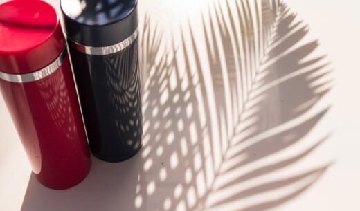 2つのコーヒー用水筒